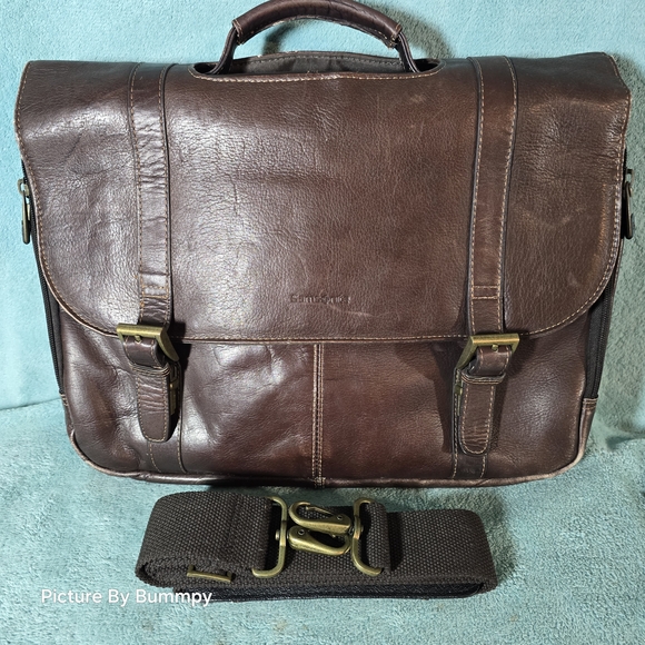 Samsonite Flapover Briefcase also widely known as the Samsonite Colombian